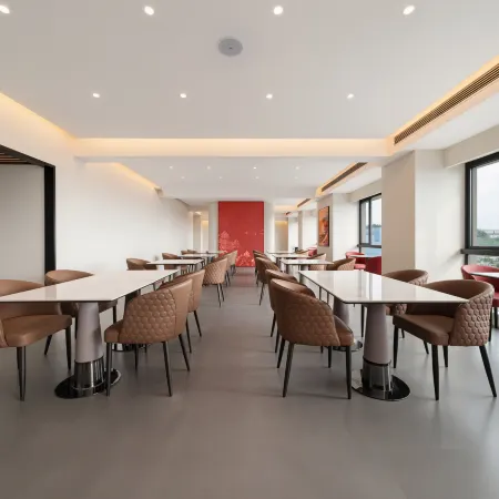 Xingting Hotel (Yibin Wuliangye Ecological Park Wuyue Plaza)