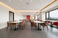 Xingting Hotel (Yibin Wuliangye Ecological Park Wuyue Plaza) - เปิดใหม่
