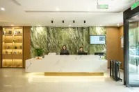Yuetang Hotel (Korla Qingnian Road People's Square) - balcony