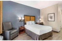 Motel 6 Suites Chicago Lisle IL - Parking