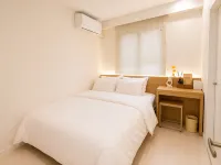 Yoonstay Haenggung Hotel Hotels near Flying Suwon