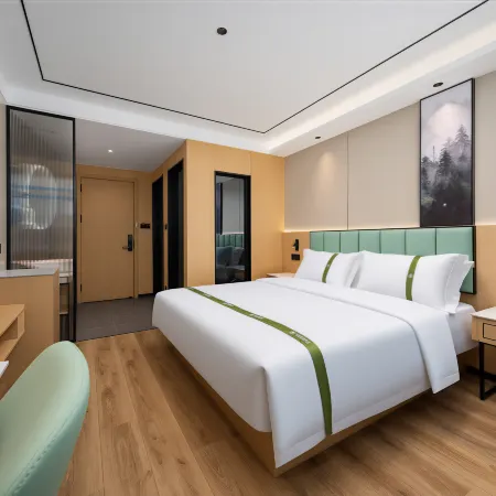 GreenTree Inn Express Hotel (Rizhao Lanshan District Hushan Town)