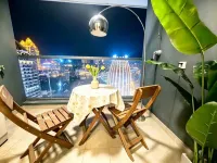 Lanxi Hongzhu River View Guesthouse (Gaozhuang Xishuangjing Starlight Night Market Branch) - 2-Star