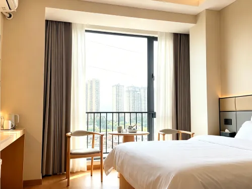 Yunshang Huajian Hotel (Qingyuan Station Country Garden Branch) - New