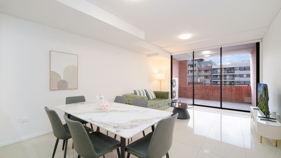 MetaWiseBnB 2BR Near Airport Parking Sleeps 6