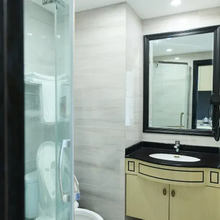 Yingyi Smart Hotel (Wuyue Plaza · Sixth People's Hospital)