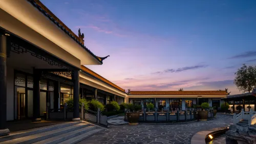 Qi Yun Ge Hotel - Pet friendly