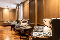 Harbin Junyi Hotel (Central Street Railway Station) - 5 Yıldız