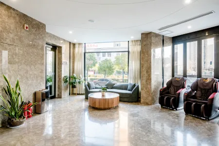 Rezen Select Hotel (Yanshi Yaxin Lexiangmao Commercial) Отели рядом с достопримечательностью «Yanshi Museum»