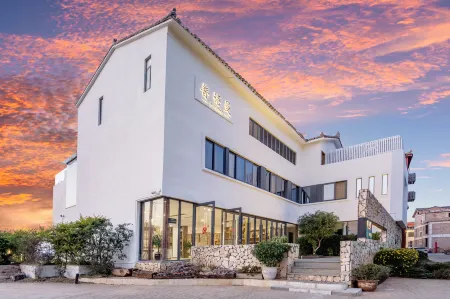 Puyuman Lake View Inn Отели рядом с достопримечательностью «Fairy Cave»