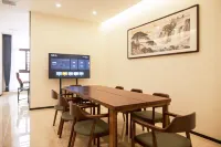 Logic Cat Designer Hotel (South High-speed Railway Station) - Homestays