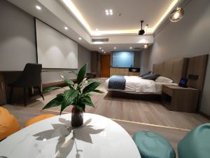 Zhanjiang Elman Boutique Intelligence Apartment (Zhanjiang Jinshawan Shop)