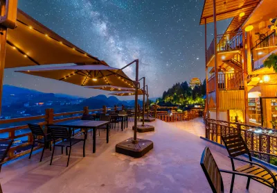 Waiting for someone·Garden View Meisu (Furong Town Scenic Waterfall Branch) Hotels in Yongshun