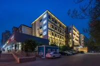 麗楓飯店（北京中關村南大街國家圖書館地鐵站店） 北京中間藝術館附近的飯店