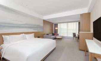 Crowne Plaza Zhuhai City Center(Qinglv Road Seaside Swimming Pool Branch)