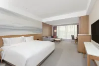 Crowne Plaza Zhuhai City Center（Qinglv Road Seaside Swimming Pool Branch） Hôtels à : Zhuhai