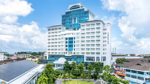 โรงแรมโนโวเทล ภูเก็ต ซิตี้ โภคีธรา in ภูเก็ต