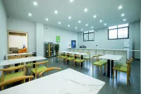 Home Inn Huayi (Luohe Wuyang Nanjing Road)