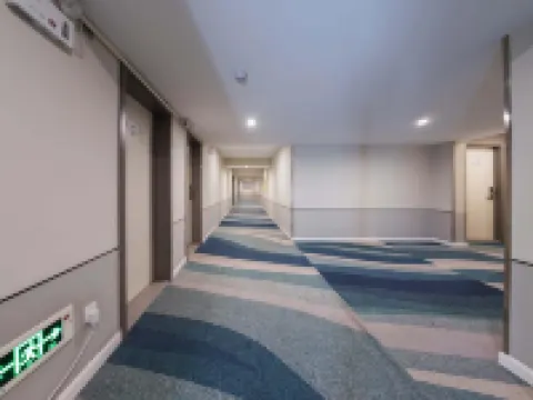 โรงแรมโฮมอินน์อีส (สถานีรถไฟเหนือกุ้ยหยาง) โรงแรมในกุ้ยหยาง