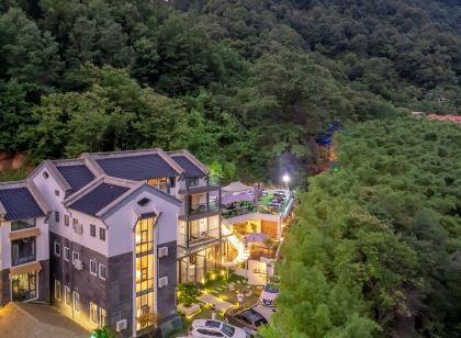 Lisu B&B (Laojunshan Yunjing Cableway Branch 1)