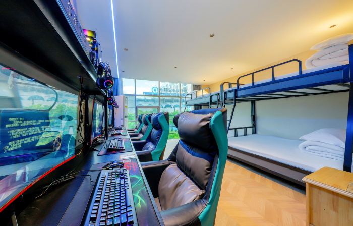 Aiwan E-sports Homestay (Wanzai Ancient City Baota Road Pedestrian Street)