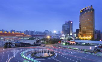 Left Bank Fancheng Meisu Hotel (Gongbei Port High-speed Railway Station)