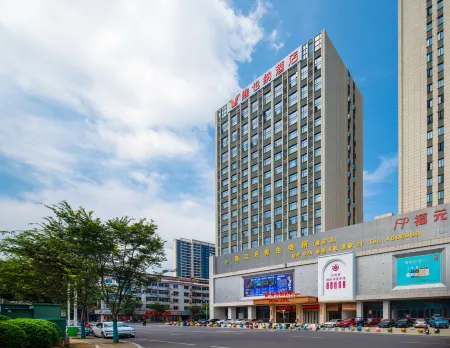 Vienna Hotel (Jiujiang De'an Pedestrian Street)