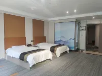 Tongcheng Qitian Business Hotel