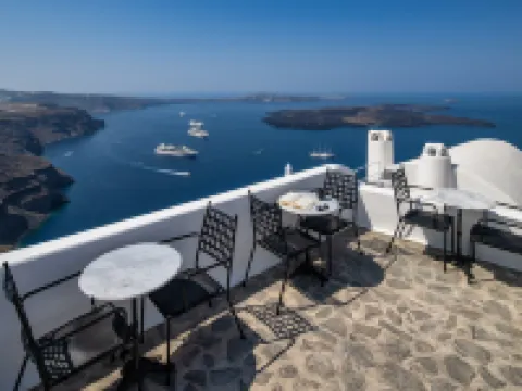 Eteoro Suites Hotels in Santorini