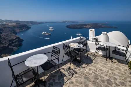 Eteoro Suites Отели рядом с достопримечательностью «Археологический музей Тиры»