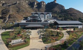 Fengcheng International Hotel (Wolong Villa)