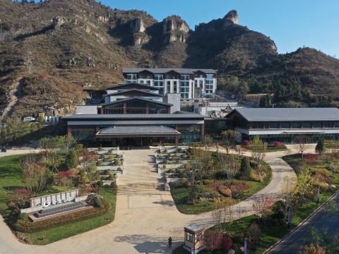 Fengcheng International Hotel (Wolong Villa)