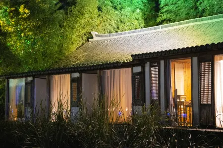 Yueshang Zen Space Homestay (Zhouzhuang Ancient Town Branch) Отели рядом с достопримечательностью «Chengxu Temple»