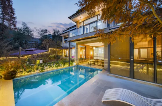 Yunqi Bamboo Courtyard Hotels near Futuo Temple