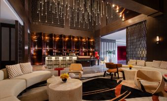 Radisson Red Yangzhou Slender West Lake
