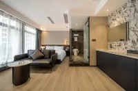 Xiyada River View Hotel (Chongqing Guanyinqiao Beibin Road Branch) Hotels near Teching and Research Division of Marxism， Chongqing University