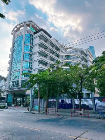 Miloft Sathorn Hotel