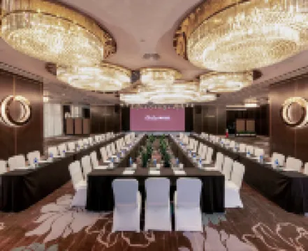 Similan Hotel Zhuhai（Gongbei Port High speed Railway Station）