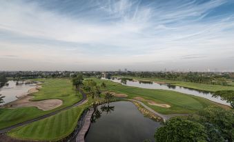 Summit Windmill Golf Suite Hotel at Suvarnabhumi