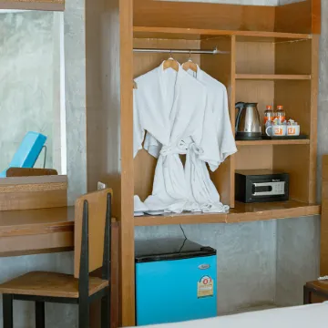 B2 Jomtien Pattaya Boutique & Budget Hotel Отели рядом с достопримечательностью «Парк Юрского Периода»