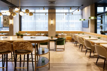 Leonardo Royal Hotel Glasgow Отели рядом с достопримечательностью «Trades Hall of Glasgow»