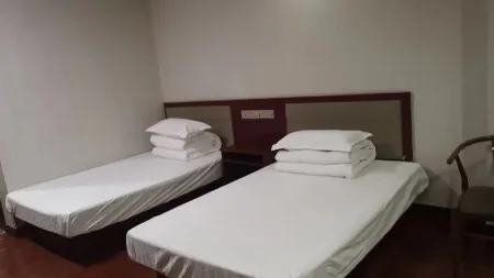 Laoling Junyue Hotel