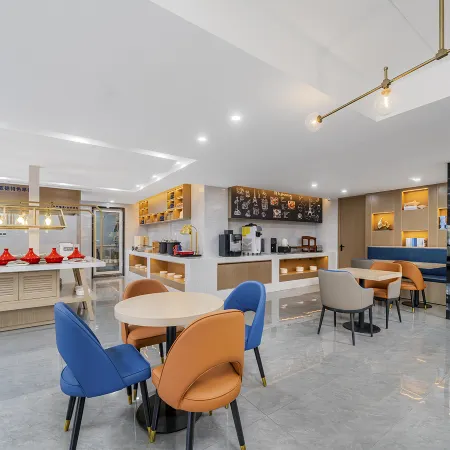 Kyriad Hotel (Yangzhou Slender West Lake Wugang Wanda Plaza)