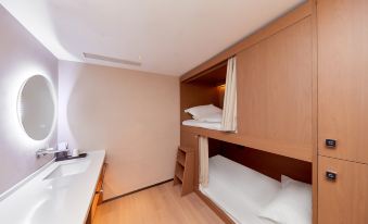 Xiying Youth Travel Hotel (Nanjing Confucius Temple Old Gate East Branch)