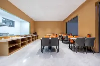 Urba Bona Hotel (Gongliu County People's Square Branch) - Parkering