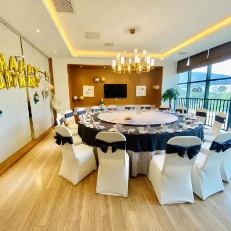 Homy Hotel