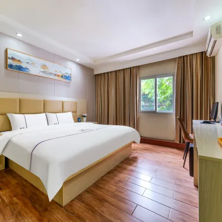 Yunfu Junlin Hotel