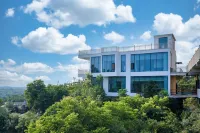 Hubei Natural Mountain Logde Resort Hotel. Hotel di Hong'an
