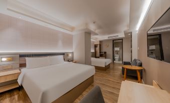 Homeinn Plus Hotel (Shanghai Xinhua Hospital Jiangpu Road Subway Station)