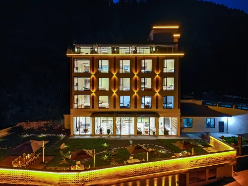 Enshi Jiujiu Homestay (Grand Canyon Tourist Center Store) - プール